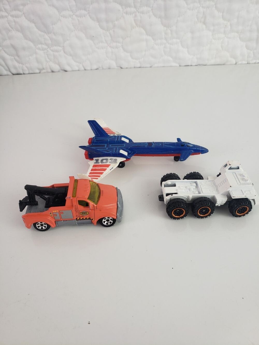 Matchbox City Works 2005 Tow Truck Airplane lot of 3